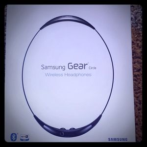 Samsung Gear Circle Wireless headphones